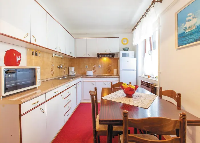 Apartment Kneza 02 * Trogir